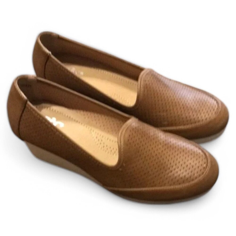 Brand New in Box Journee Collection Brown Wedges - Picture 4 of 6
